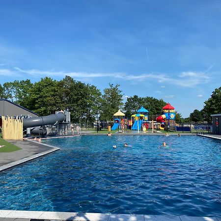 Ferienhaus Luxchalet #Vaju Lathum# Am See, Strand, Pool, Nationalpark Exterior photo